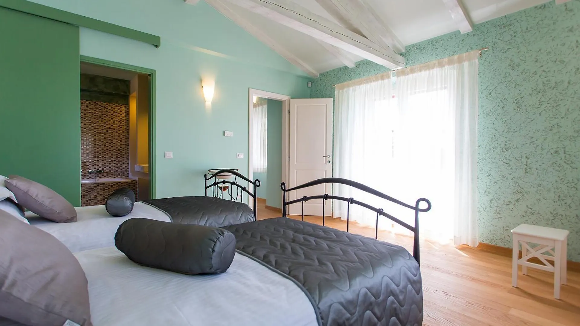 Beautiful Villa Stupenda With Whirlpool In Porec Montižana 0*,  Hırvatistan