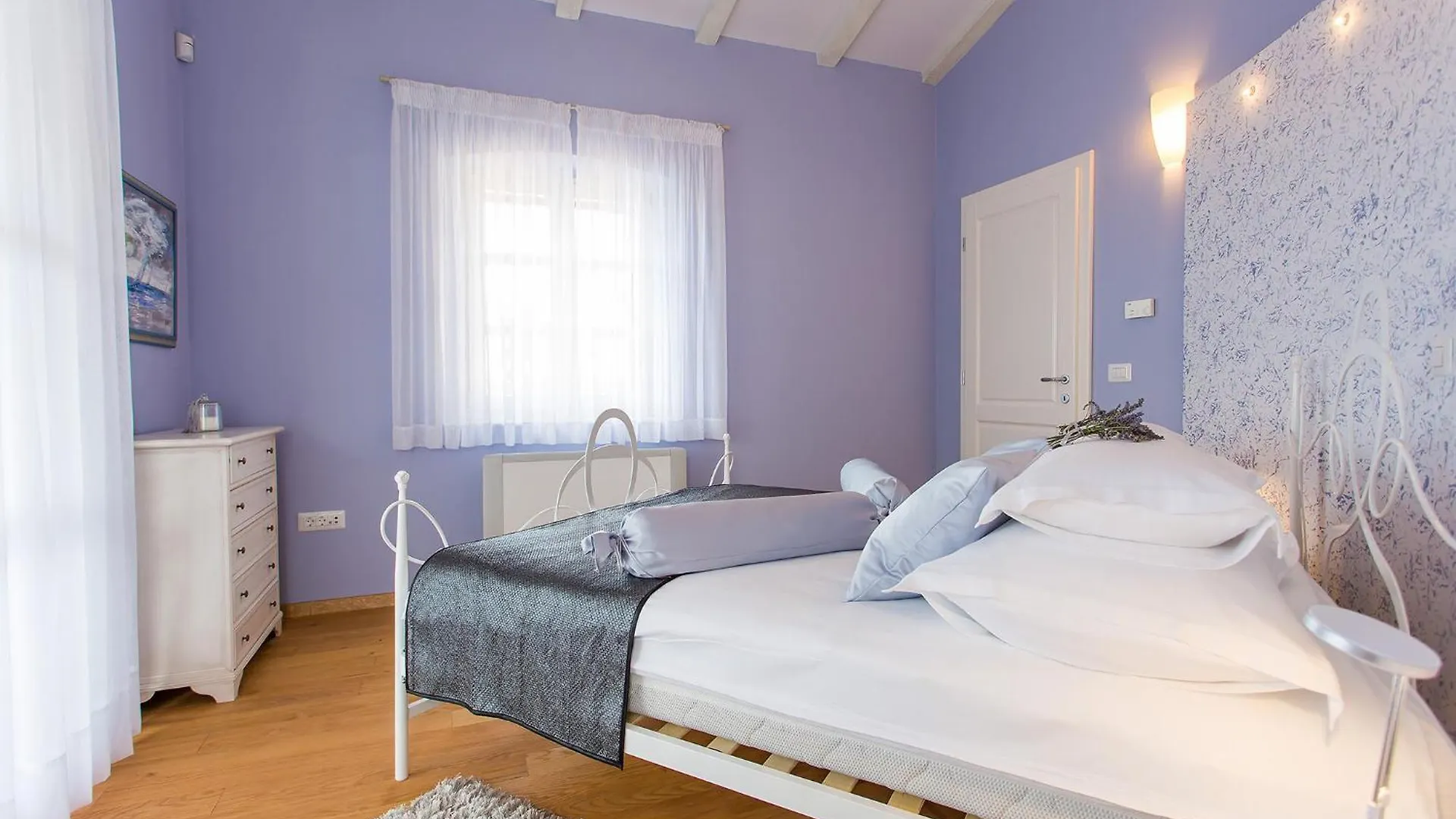 Beautiful Villa Stupenda With Whirlpool In Porec Montižana