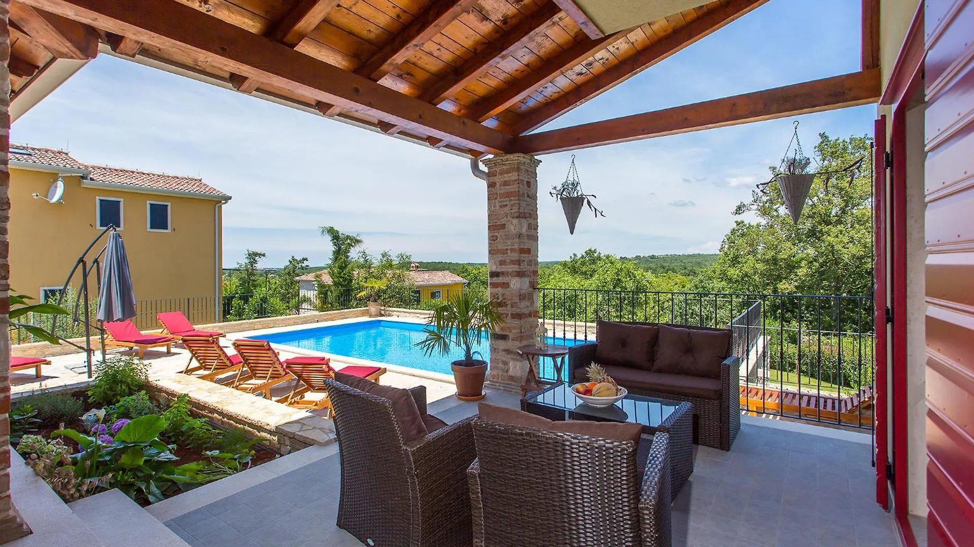 Beautiful Villa Stupenda With Whirlpool In Porec Montižana