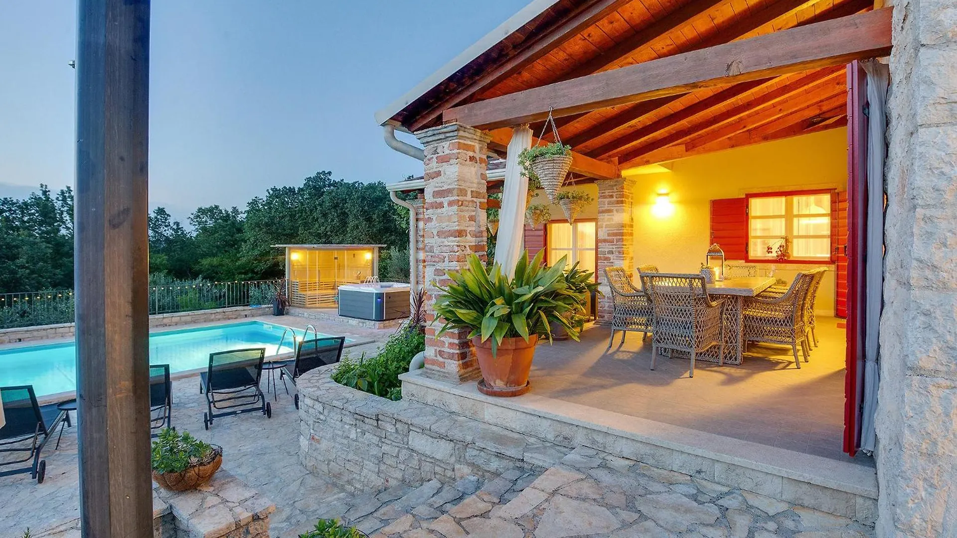 Beautiful Villa Stupenda With Whirlpool In Porec Montižana